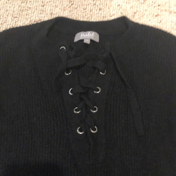 Black lace up sweater - Picture 2 of 2